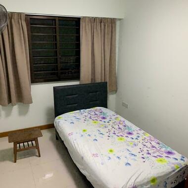 33 Ghim Moh Edge Common Rooms for Rent