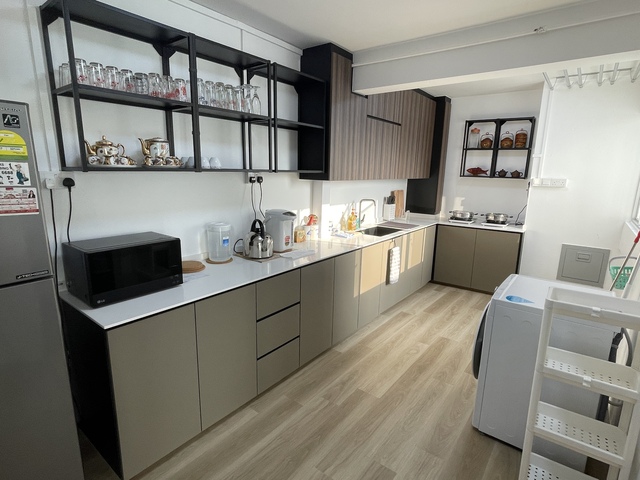 Whole house Newly Renovated! 1 spacious room HDB for rent in Paya Lebar/Aljunied/Macpherson area