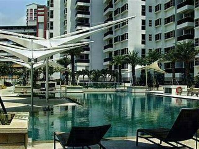 Rare  Cresendo  Master Bedroom  2 Mins walk from Tai Seng MRT  (move in 11/9  with your luggage)