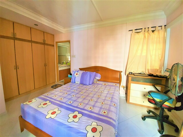 (3+1)- 5 Room– Blk258C Compassvale @ Sengkang – Near MRT! Full Furnish with 3 x Split Aircon