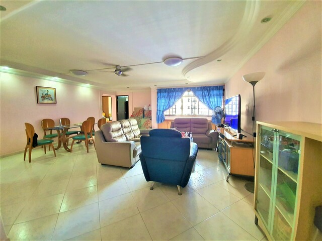 (3+1)- 5 Room– Blk258C Compassvale @ Sengkang – Near MRT! Full Furnish with 3 x Split Aircon