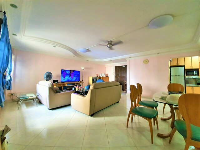 (3+1)- 5 Room– Blk258C Compassvale @ Sengkang – Near MRT! Full Furnish with 3 x Split Aircon