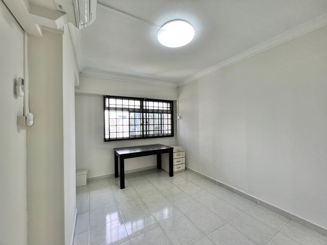 Rare! Spacious, High floor 2 bed & study unit
