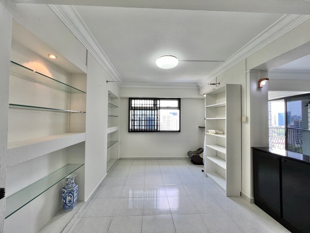 Rare! Spacious, High floor 2 bed & study unit