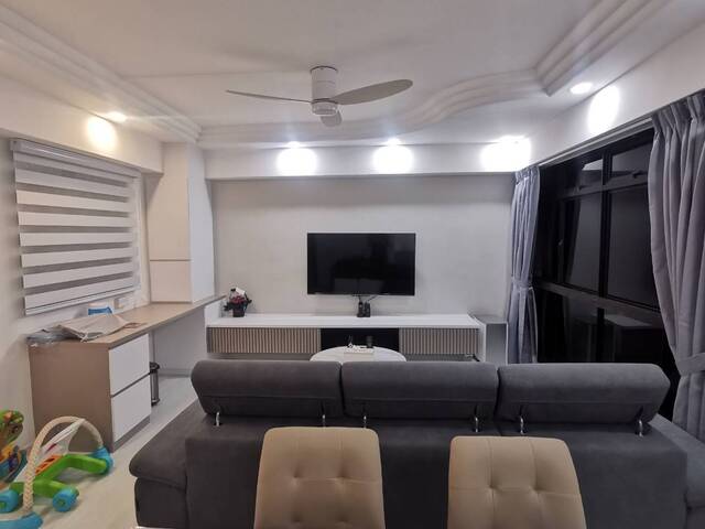 🏡 Newly Renovated Common Room for Rent - High Floor 🏡