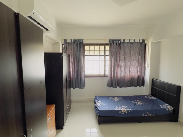 Common Room available Immediately