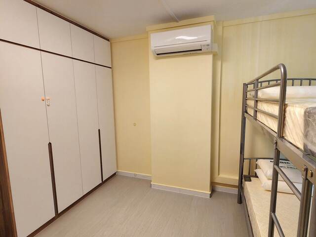 Hougang Room for Rent - Newly Renovated with Aircon and Wifi - Female Only - 后港HDB出租共住房间-全新装修带空调WIFI