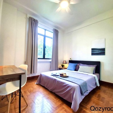 Condo Master Bedroom For Rent in Jurong East Near Chinese Garden MRT