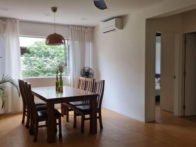 BRIGHT LARGE COMMON ROOM AVAILABLE IN A MASSIVE APARTMENT