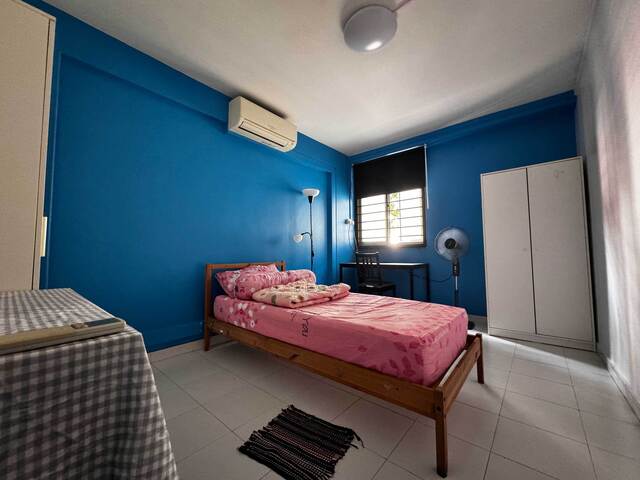 10 mins walk to MRT, malls, interchange. 20 mins direct bus ride to airport and woodland