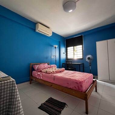 10 mins walk to MRT, malls, interchange. 20 mins direct bus ride to airport and woodland