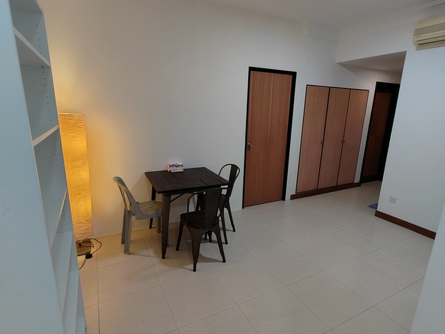 Woodlands Room for Rent