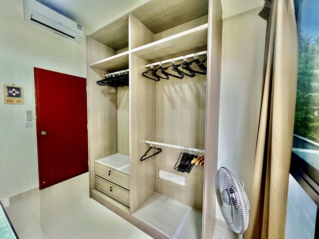 Pool View Condo Room (D8)