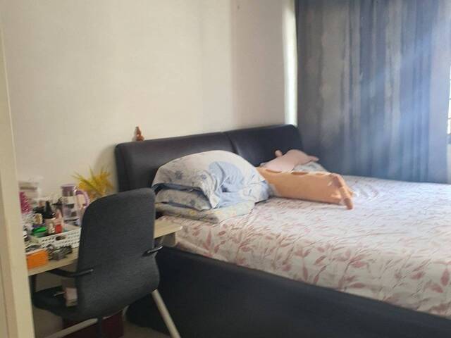 Common room available 1 Sep