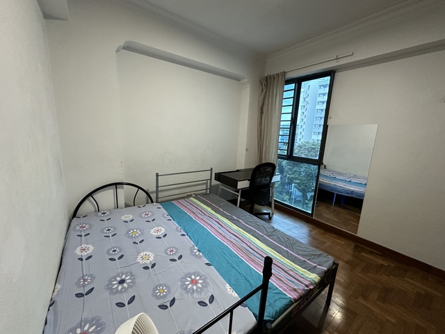 Hougang 92 street Regentville common room for rent.