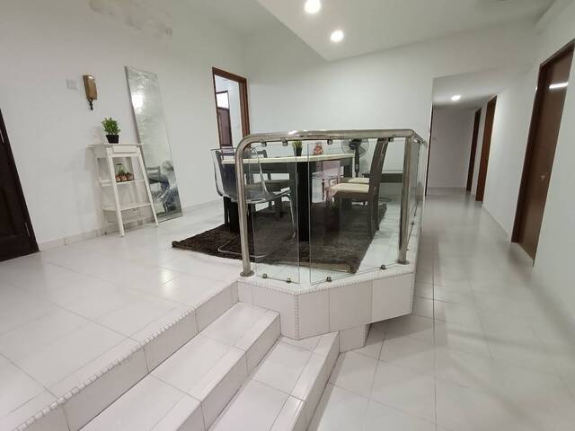 Newly Furnish Master Room - Tiong Bahru MRT , Expats Choice....