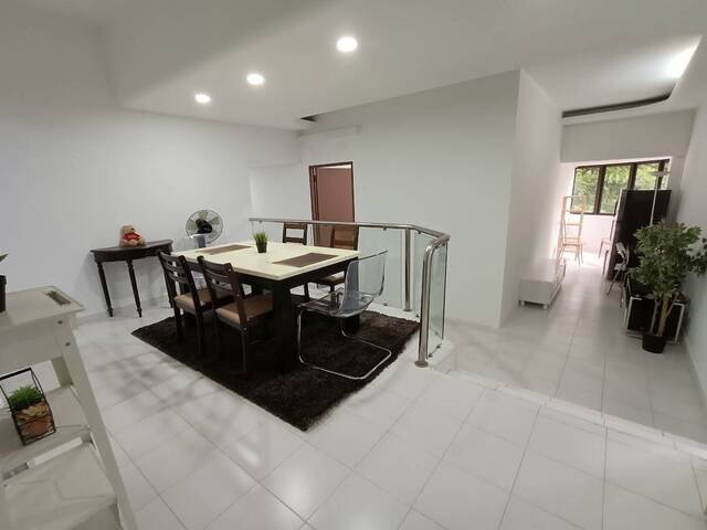 Newly Furnish Master Room - Tiong Bahru MRT , Expats Choice....!