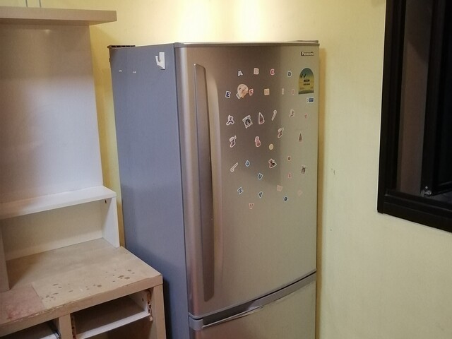 I need a female room mate to stay at  room beside  Tiong Bahru mrt station $575 per month