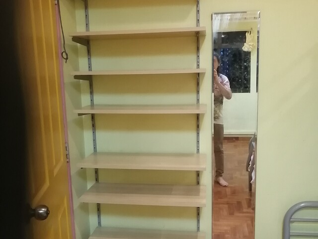 I need a female room mate to stay at  room beside  Tiong Bahru mrt station $575 per month