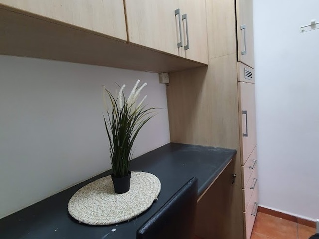 Prime location, 3 mins walk to MRT - Right Next To Tiong Bahru MRT!