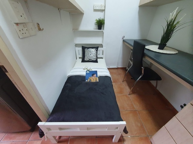 Prime location, 3 mins walk to MRT - Right Next To Tiong Bahru MRT!