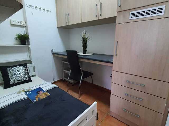 Prime location, 3 mins walk to MRT - Right Next To Tiong Bahru MRT!