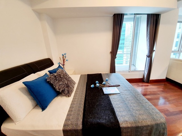 Downtown Core / Central Business District - Furnished 1 bedroom Unit