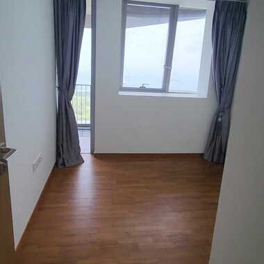 Near MRT , Newly Furnished Big Queen Room for Rent