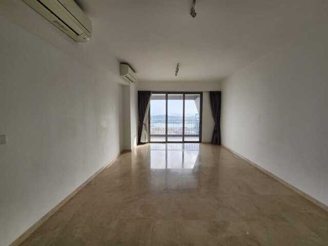 Outdoor Balcony Queen Room @ Shenton Way . Marina bay MRT