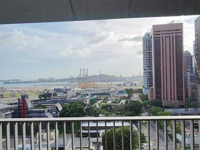 Outdoor Balcony Queen Room @ Shenton Way . Marina bay MRT