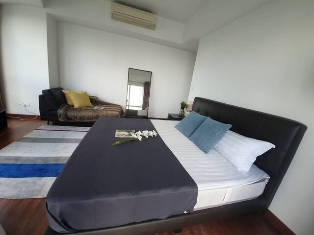 Marina Bay Sands , En-suite Master room for Rent . MBFC/DowntownMRT