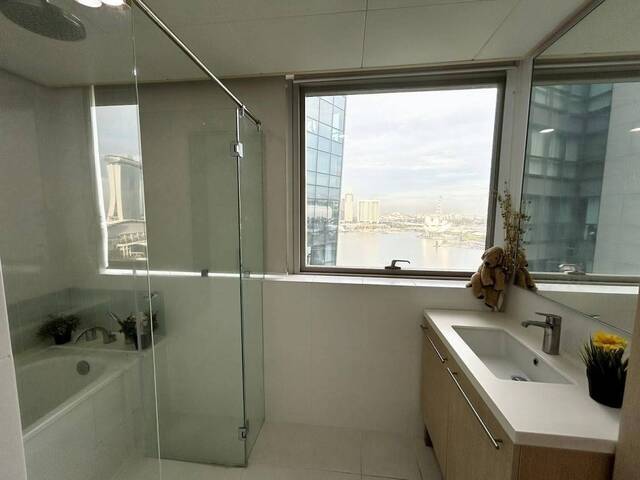 Marina Bay Sands/Marina One - Big En-suite Master Room for Rent - Raffles place MRT