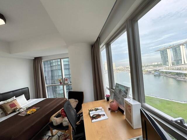 Marina Bay Sands/Marina One - Big En-suite Master Room for Rent - Raffles place MRT