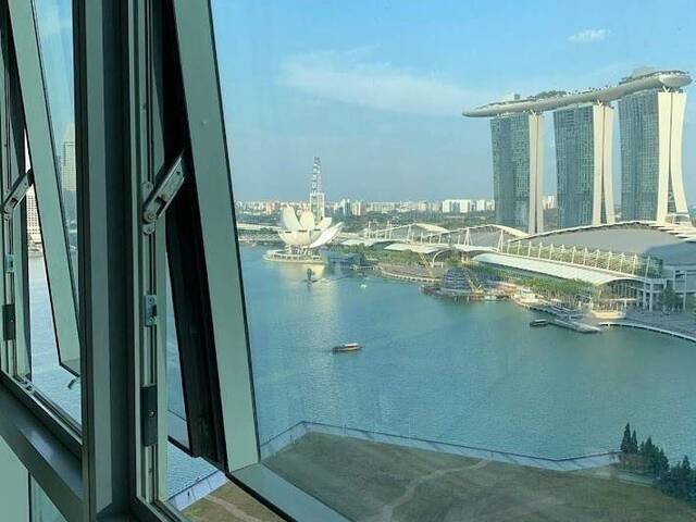 Marina Bay Sands/Marina One - Big En-suite Master Room for Rent - Raffles place MRT