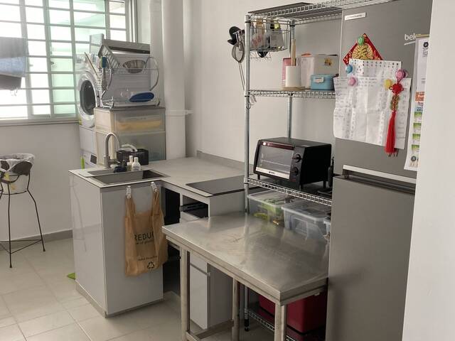 2+ study - Top Floor, HDB Flat, Nice View