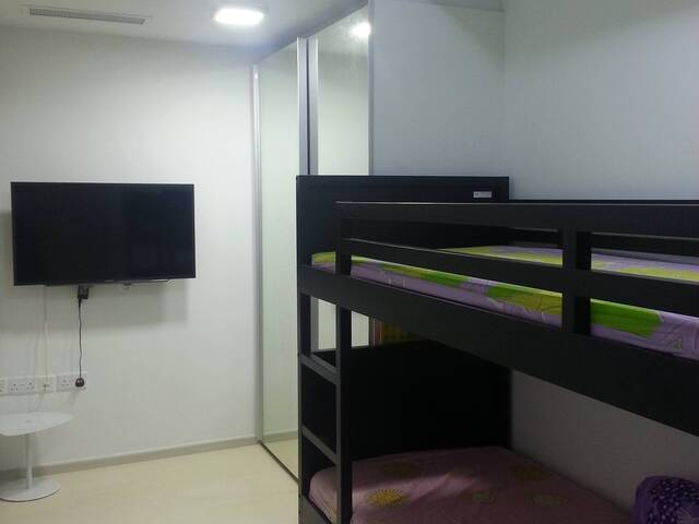 Room Share, Near Aljunied MRT! (Fully Furnished Apartment, NO AGENT FEE)