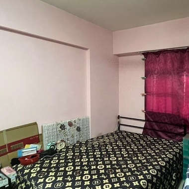 Common room for rent sharing with one lady.