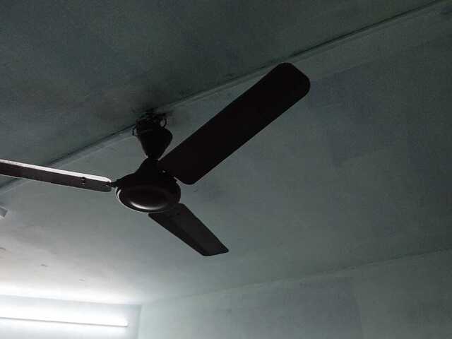 Common room for rent sharing with one lady.