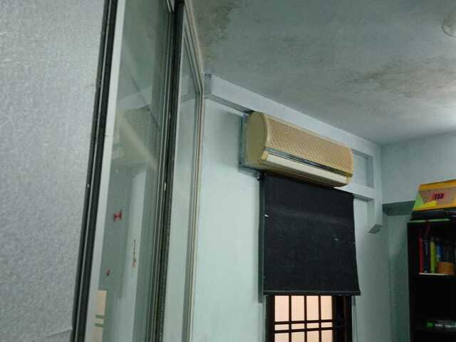 Common room for rent sharing with one lady.