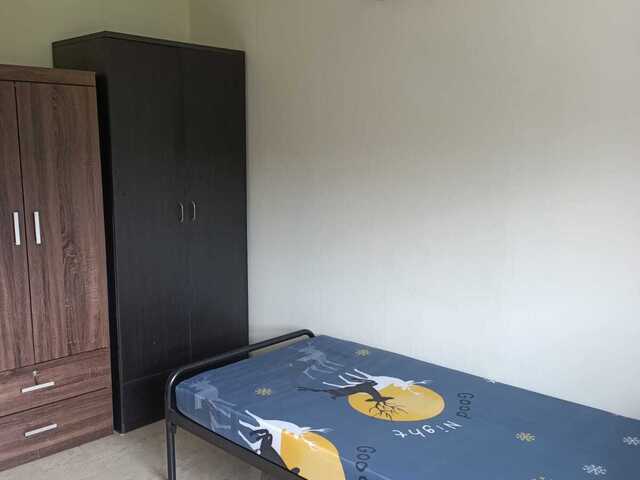 Common room for rent near admirality