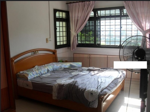 Master room available for rent near admirality