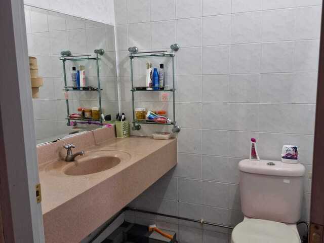 Master room available for rent near admirality