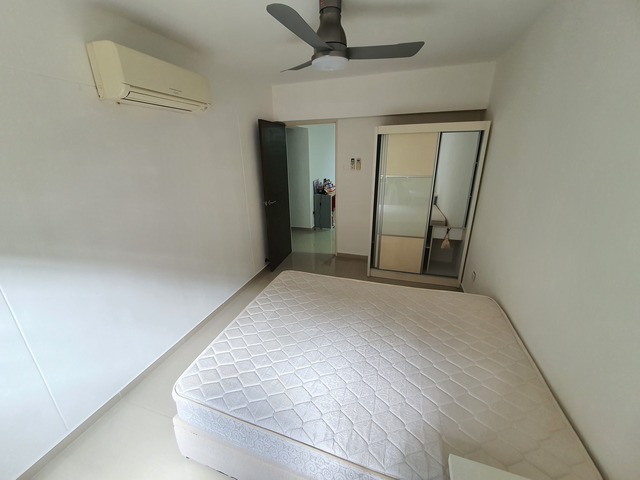 Room for rent Choa Chu Kang, Singapore - Common room with own Bathroom ...