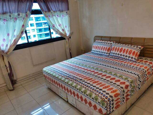 Luxurious Master Suite for Rent in Jurong West Central - Ideal for Professionals!