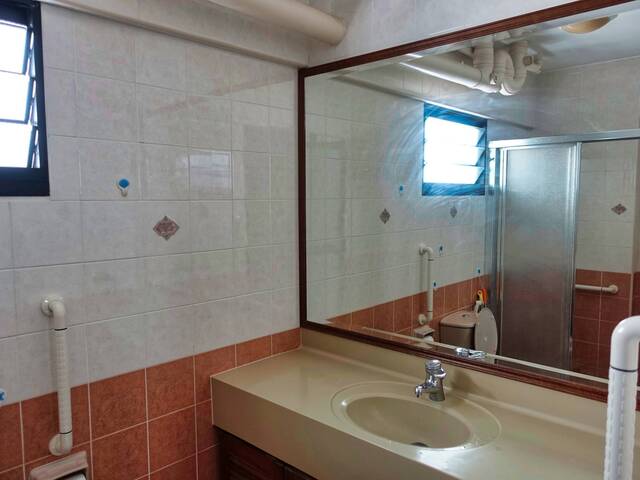 Luxurious Master Suite for Rent in Jurong West Central - Ideal for Professionals!