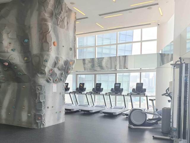 Rare high floor panoramic view of Marina Bay Sands - Big Master Room for Rent