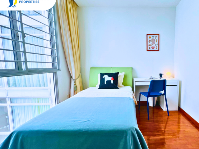 Jurong/Lakeside Common Condo Room