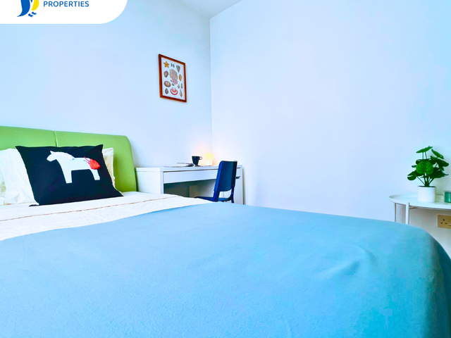 Jurong/Lakeside Common Condo Room