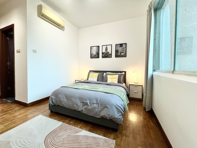 MASTER ROOM FOR RENT No AGENT FEE ! Cashew MRT blue line, 3 huge malls and coffeeshops beside