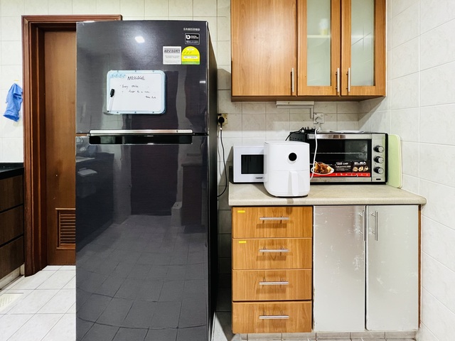 MASTER ROOM FOR RENT No AGENT FEE ! Cashew MRT blue line, 3 huge malls and coffeeshops beside